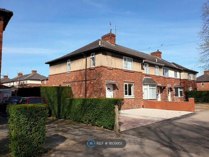 4 Bedroom End Of Terrace House To Rent In Fifth Avenue, York, YO31