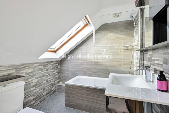 1 Bedroom Flat To Rent In Southwark Street, London, SE1