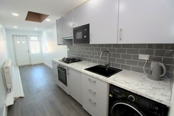 Studio To Rent In Boundary Road, Wallington, SM6