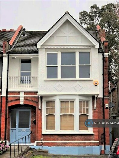 3 Bedroom Flat To Rent In Selbourne Road, London, N14