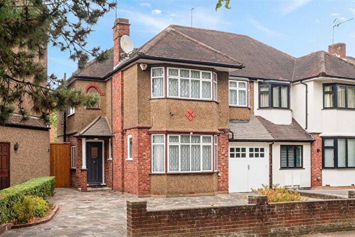 3 Bedroom Property For Sale In Bramley Road, London, N14