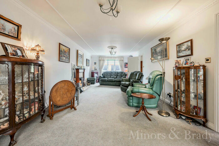 4 Bedroom Detached House For Sale In St. Johns Close, Coltishall, NR12