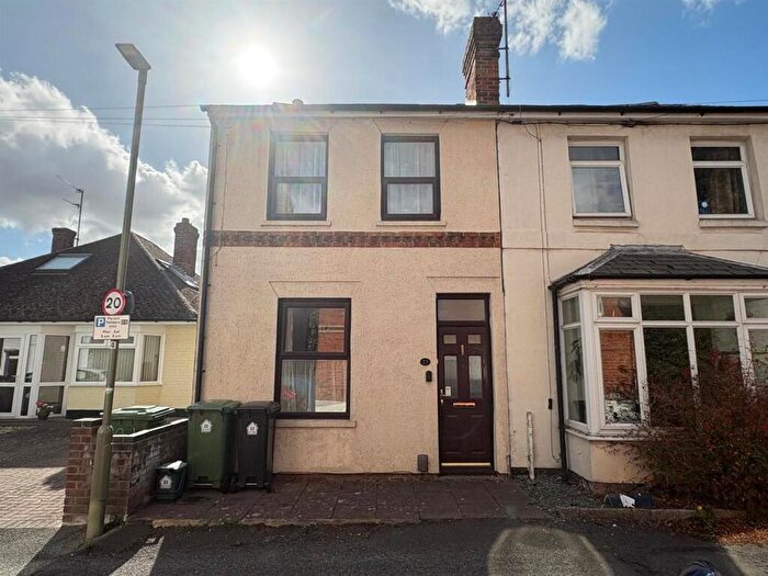 2 Bedroom Terraced House To Rent In East Street, Didcot, OX11