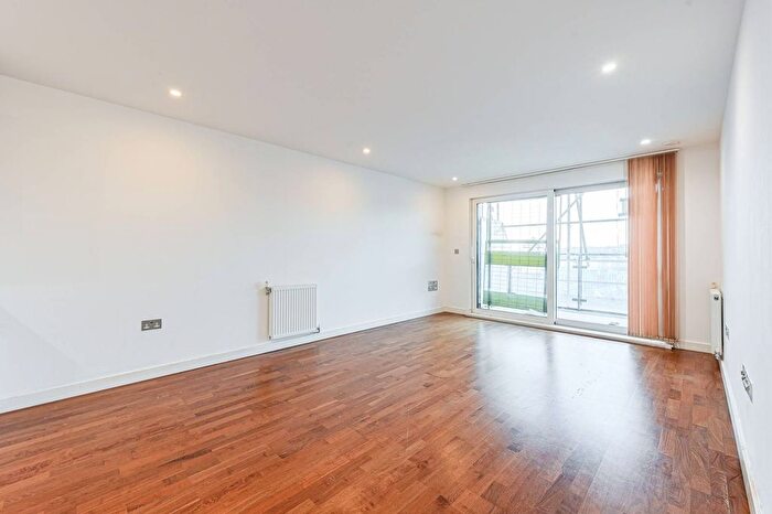 2 Bedroom Flat For Sale In Cornmill House, Deptford, London, SE8