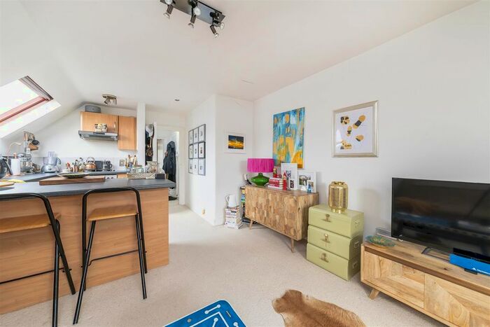 1 Bedroom Flat To Rent In Welldon Crescent, Harrow, HA1