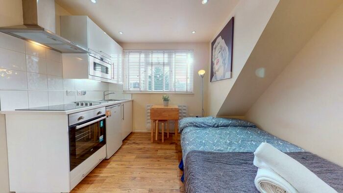 Studio To Rent In High Road, NW10