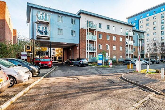 2 Bedroom Apartment For Sale In Mill Street, Slough, SL2