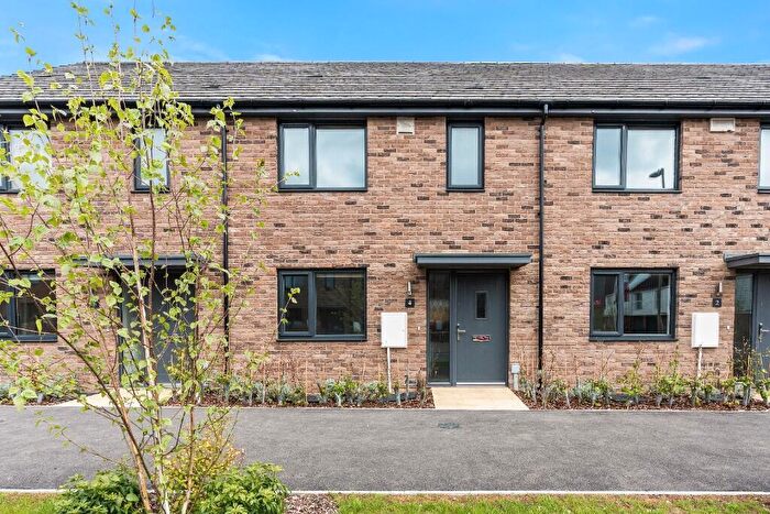 3 Bedroom End Of Terrace House To Rent In Chadwick Avenue, Bordon, Hampshire, GU35