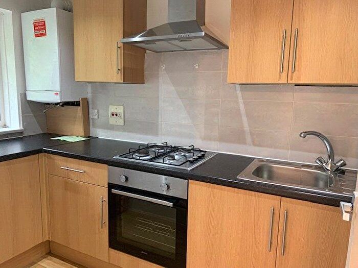 1 Bedroom Flat To Rent In Buckingham Avenue, Perivale, UB6