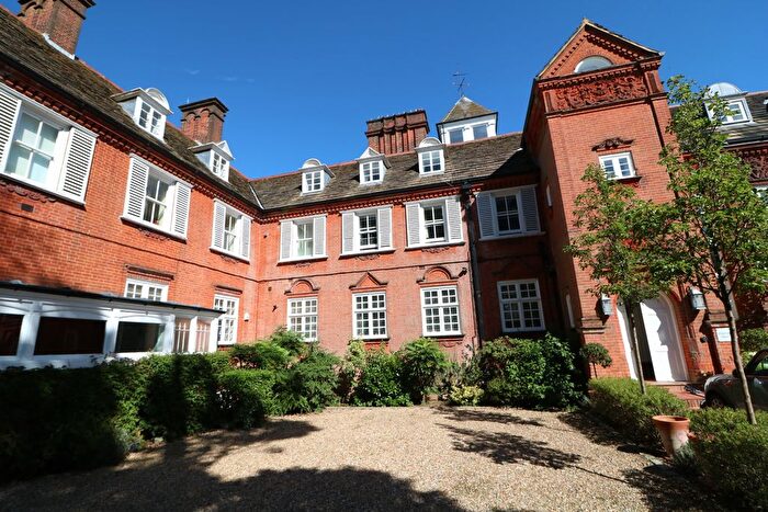 2 Bedroom Flat To Rent In Ranmore Common, Dorking, RH5