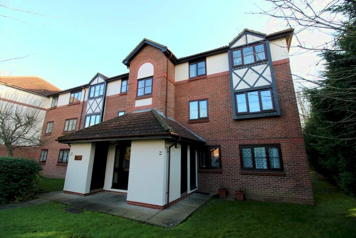 1 Bedroom Flat To Rent In Redhill, Surrey, RH1