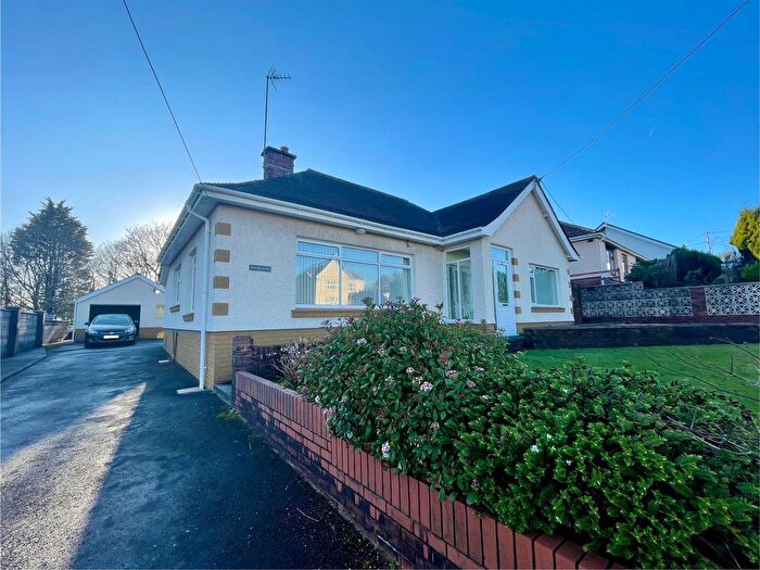 2 Bedroom Detached Bungalow For Sale In Hendre Road, Capel Hendre, Ammanford, SA18