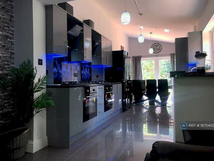 10 Bedroom Semi-Detached House To Rent In Erleigh Road, Reading, RG1