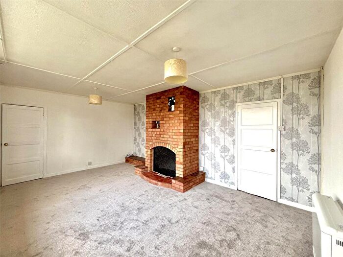 3 Bedroom Bungalow For Sale In The Crescent, Brockworth, Gloucester, Gloucestershire, GL3