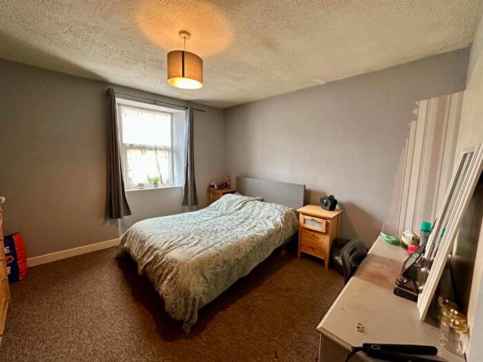 2 Bedroom End Of Terrace House To Rent In Honestone Street, Bideford, EX39