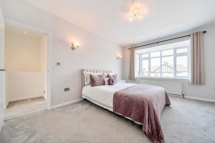 3 Bedroom Maisonette For Sale In Lewis Road, Sidcup, DA14