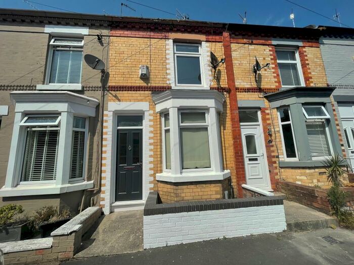 2 Bedroom House To Rent In Briarwood, L17