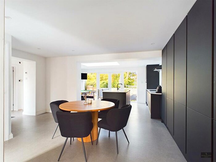 4 Bedroom House To Rent In Grainger Close, Exeter, EX2