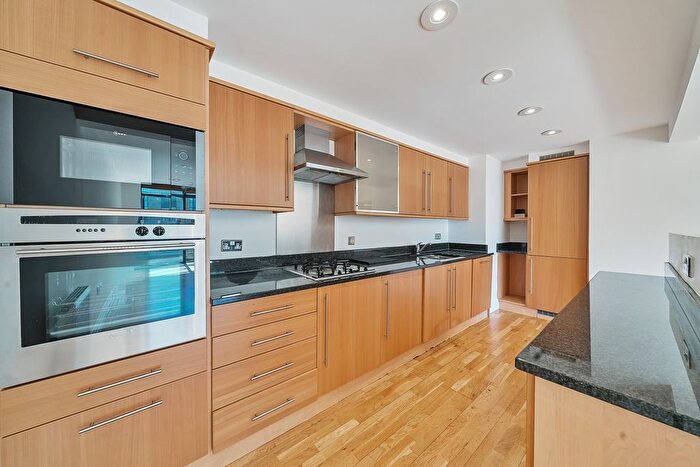 2 Bedroom Flat To Rent In Ferry Lane, Brentford, TW8