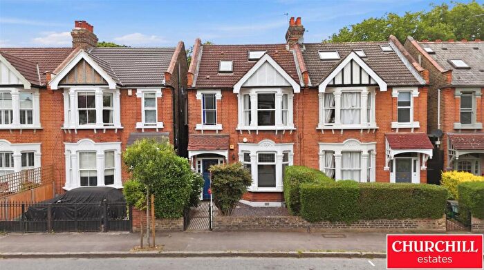 2 Bedroom Flat For Sale In Park Road, Aldersbrook, E12