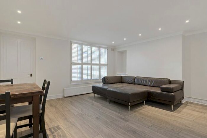 2 Bedroom Flat To Rent In New North Road, Islington, London, N1
