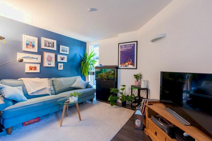 1 Bedroom Flat To Rent In Dance Square, Islington, London, EC1V