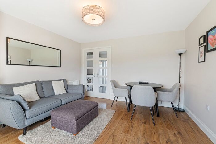 3 Bedroom End Of Terrace House For Sale In Grahamsdyke Place, Bo'ness, EH51