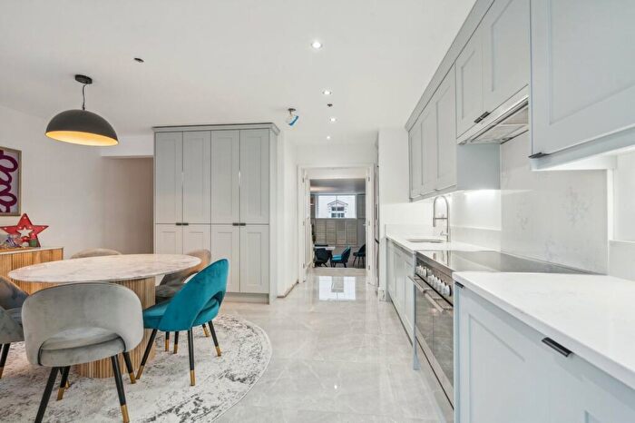 5 Bedroom Town House For Sale In Thompsons Yard, Tilehouse Street, Hitchin, SG5