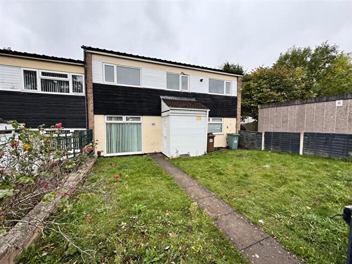 4 Bedroom End Of Terrace House To Rent In Willow Way, Birmingham, B37