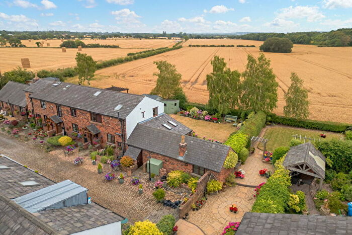 3 Bedroom Barn Conversion For Sale In The Stables, Greensbridge Lane, Tarbock Green, L35