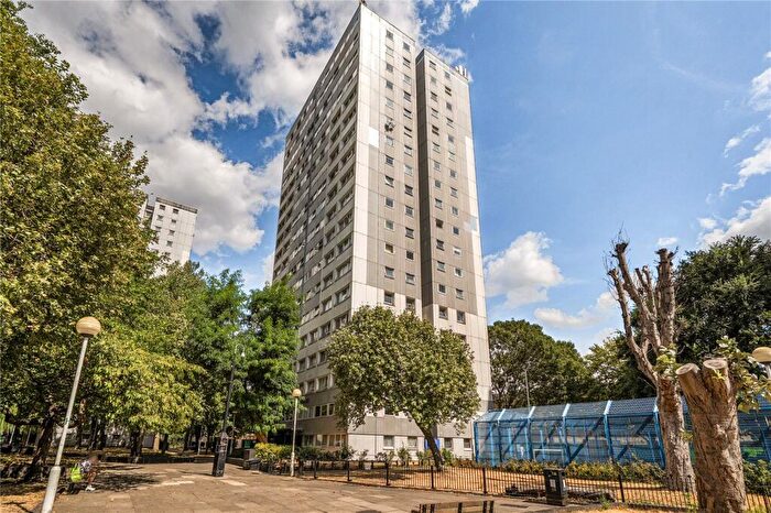 2 Bedroom Apartment For Sale In Hornsey Road, London, N7