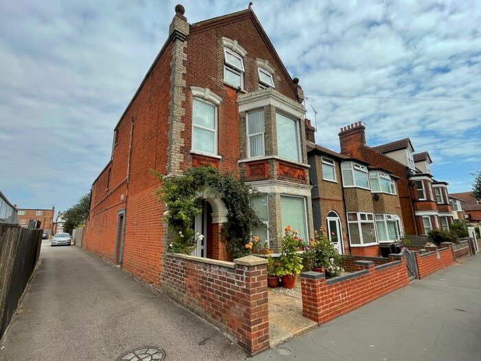 4 Bedroom Duplex To Rent In York Road, Felixstowe, IP11