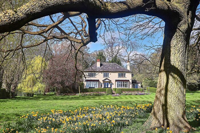 4 Bedroom Detached House For Sale In Wakefield Road, Pontefract, WF8