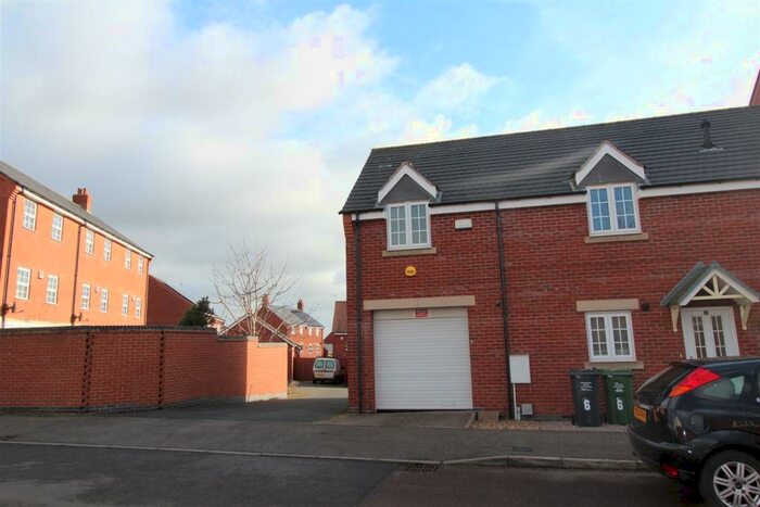 2 Bedroom Flat To Rent In Long Meadow Way, Birstall, Leicester, LE4