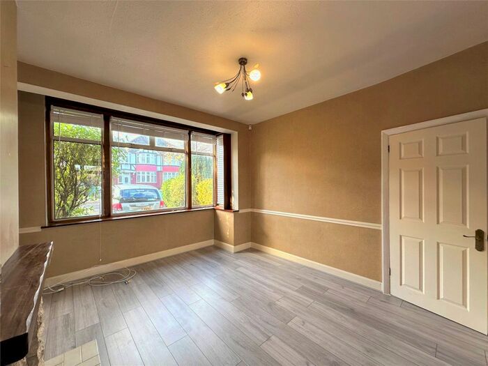 3 Bedroom Terraced House To Rent In Stoneleigh Avenue, Worcester Park, Surrey, KT4