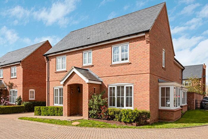 4 Bedroom Detached House For Sale In Ambrosden Court Close, Bicester, OX25