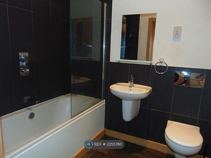 2 Bedroom Flat To Rent In Academy Court, Dagenham, RM8