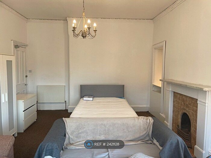 4 Bedroom Flat To Rent In West Princes Street, Glasgow, G4