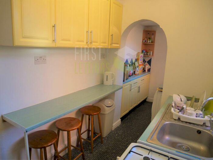 3 Bedroom Terraced House To Rent In Cradock Road, Leicester, LE2