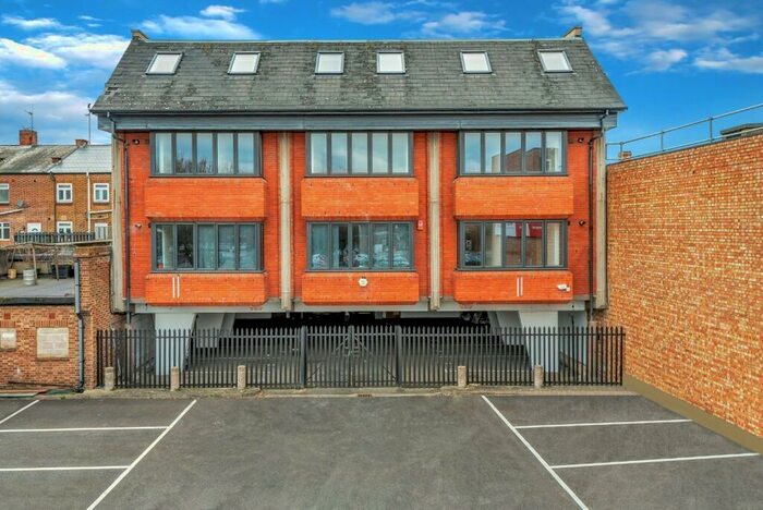 2 Bedroom Apartment To Rent In Surrey, KT16