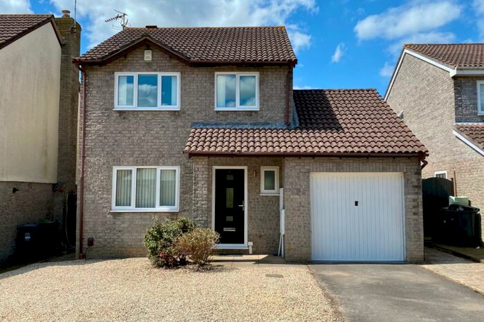 3 Bedroom Detached House To Rent In Glastonbury Close, Nailsea, Bristol, BS48