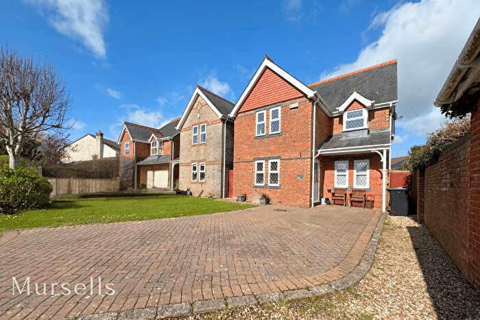 4 Bedroom Detached House For Sale In Turbetts Close, Lytchett Matravers, Poole, BH16
