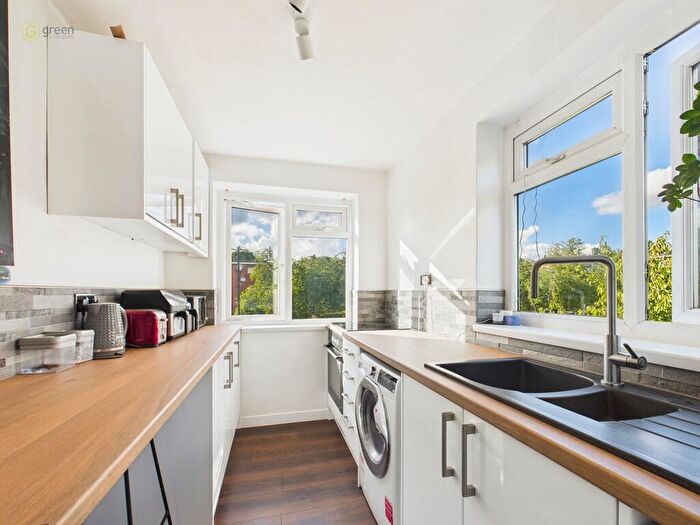 1 Bedroom Apartment For Sale In Garrard Gardens, Sutton Coldfield, B73