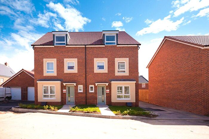 4 Bedroom Semi-Detached House To Rent In Peony Road, Emersons Green, Bristol, South Gloucestershire, BS16