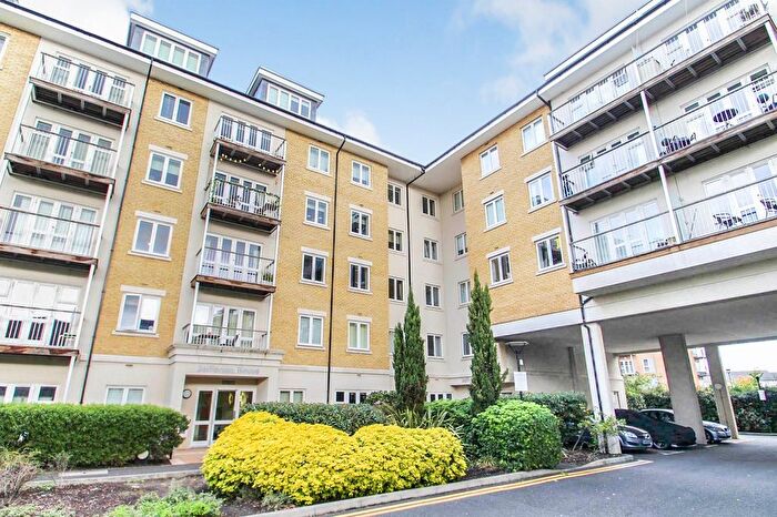 2 Bedroom Flat To Rent In Park Lodge Avenue, West Drayton, UB7