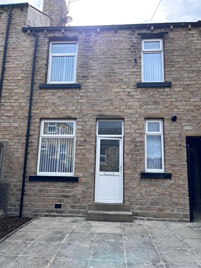 2 Bedroom Terraced House For Sale In Beaumont Street, Moldgreen, Huddersfield, HD5