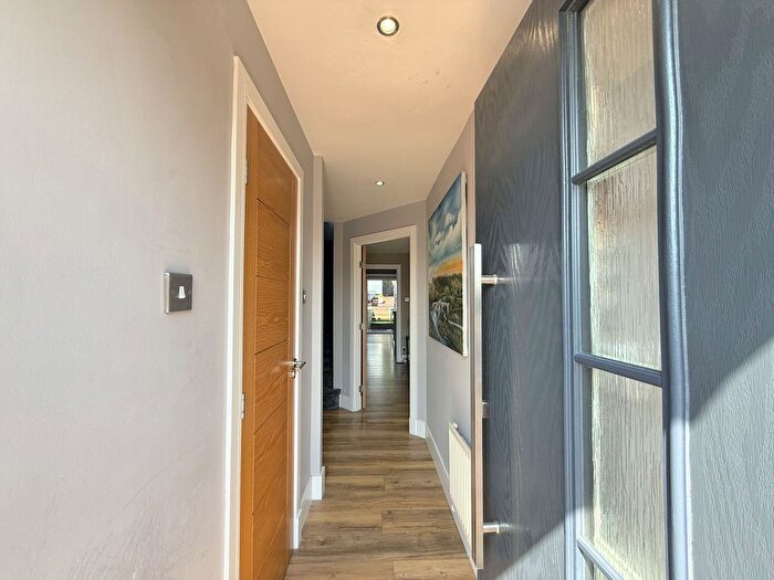 4 Bedroom Semi-Detached House For Sale In Glengarry Crescent, Falkirk, FK1
