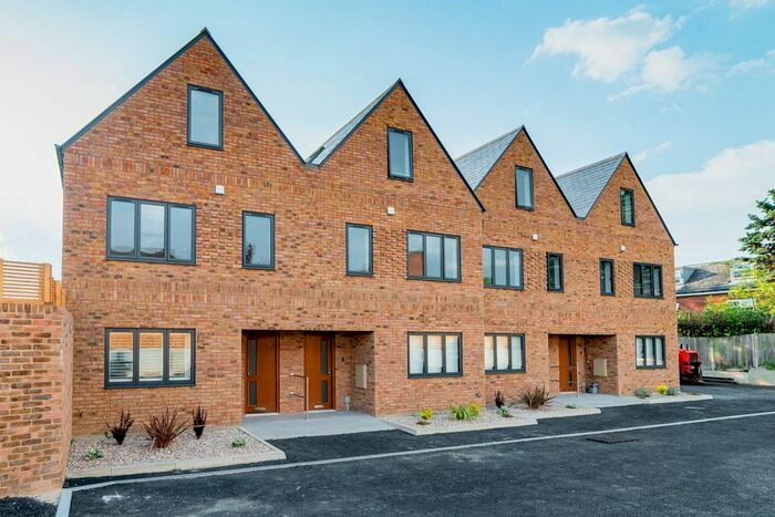 5 Bedroom Terraced House To Rent In Lower Paddock Road, Watford, WD19