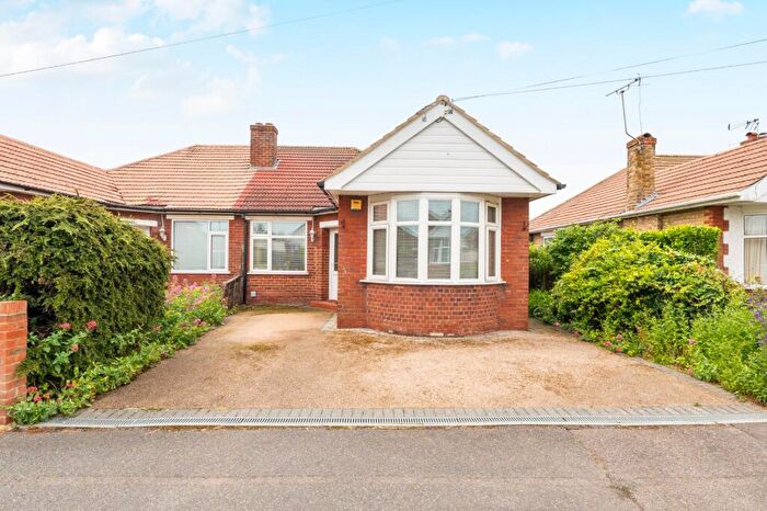 2 Bedroom Bungalow For Sale In Marrose Avenue, Ramsgate, Kent, CT12