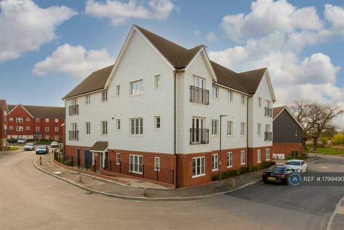 2 Bedroom Flat To Rent In Brocklehurst Way, Horley, RH6